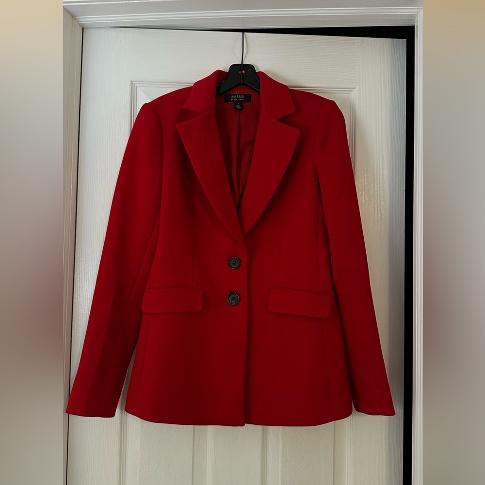 HALOGEN ATLANTIC-PACIFIC
Double Breasted Wine Red Blazer Jacket
Size 2